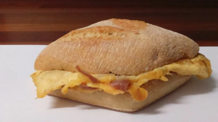 Pan con Tortilla de Hot dog